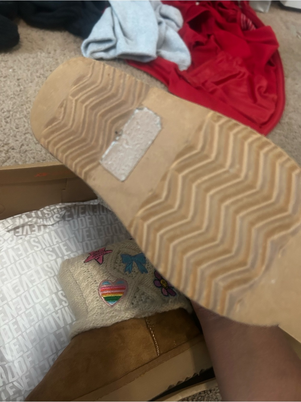 Steve Madden Cream Knit Kids Bootie Liners with Rainbow Heart Patches - Picture 2 of 4